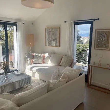 With Pool Near Center 3 Bedrooms And Great Garden Villa